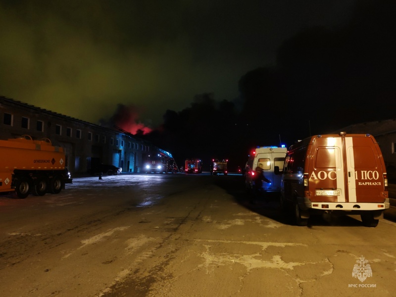 Ликвидация утреннего пожара в краевой столице в условиях штормового прогноза