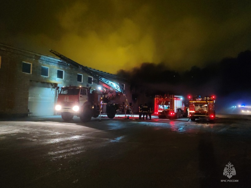 Ликвидация утреннего пожара в краевой столице в условиях штормового прогноза