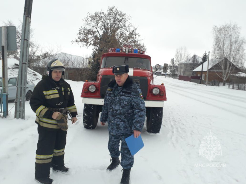 От мала до велика: специалисты МЧС России о пожарной безопасности взрослым и детям