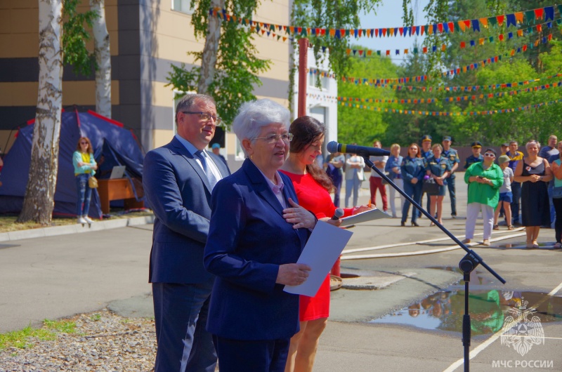 Прошли соревнования добровольных пожарных дружин «Бийского олеумного завода»